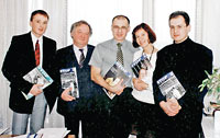Lidé STOPu 1999 (zleva): Petr Krajánek, Tomáš Šťastný, Jiří Mašek (šéfredaktor), Ivana Svobodová, Alexandros Charalambidis