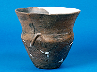 Charakteristická nádoba kultury nálevkovitých pohárů z míst dnešního sídliště