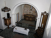 Interiér kostela z kůru